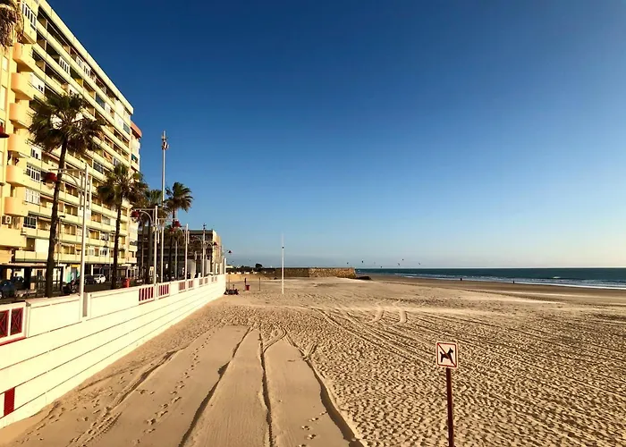 Gatu Villa Bani Con Terraza Y Vista Frontal Al Mar, Preferente Mayores De 25 Anos Y Familias