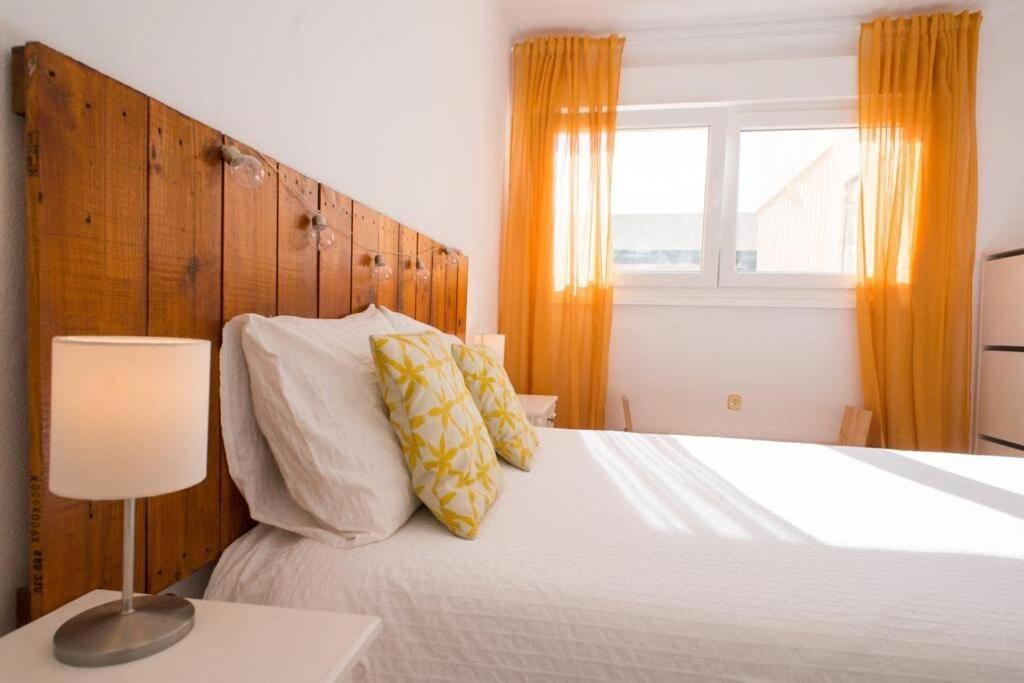 Gatu Bani Con Terraza Y Vista Frontal Al Mar, Preferente Mayores De 25 Anos Y Familias Cadiz