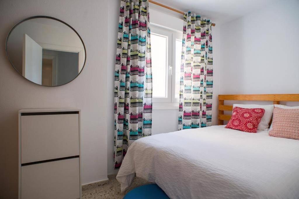 Gatu Bani Con Terraza Y Vista Frontal Al Mar, Preferente Mayores De 25 Anos Y Familias Apartment Cadiz