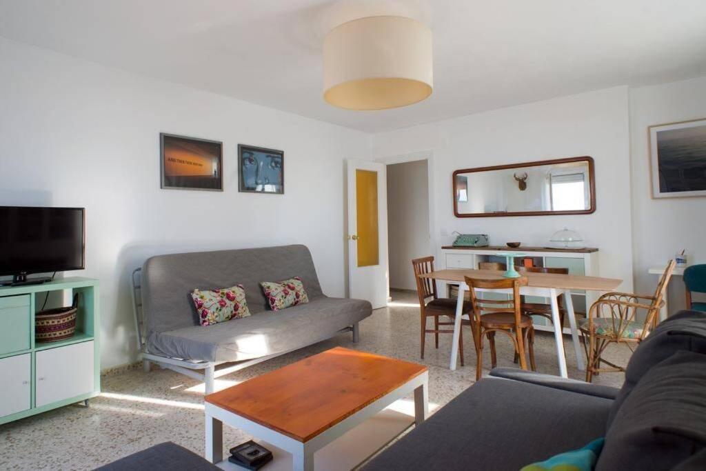 Gatu Bani Con Terraza Y Vista Frontal Al Mar, Preferente Mayores De 25 Anos Y Familias Cadiz