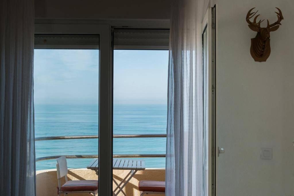 Gatu Bani Con Terraza Y Vista Frontal Al Mar, Preferente Mayores De 25 Anos Y Familias Apartment *