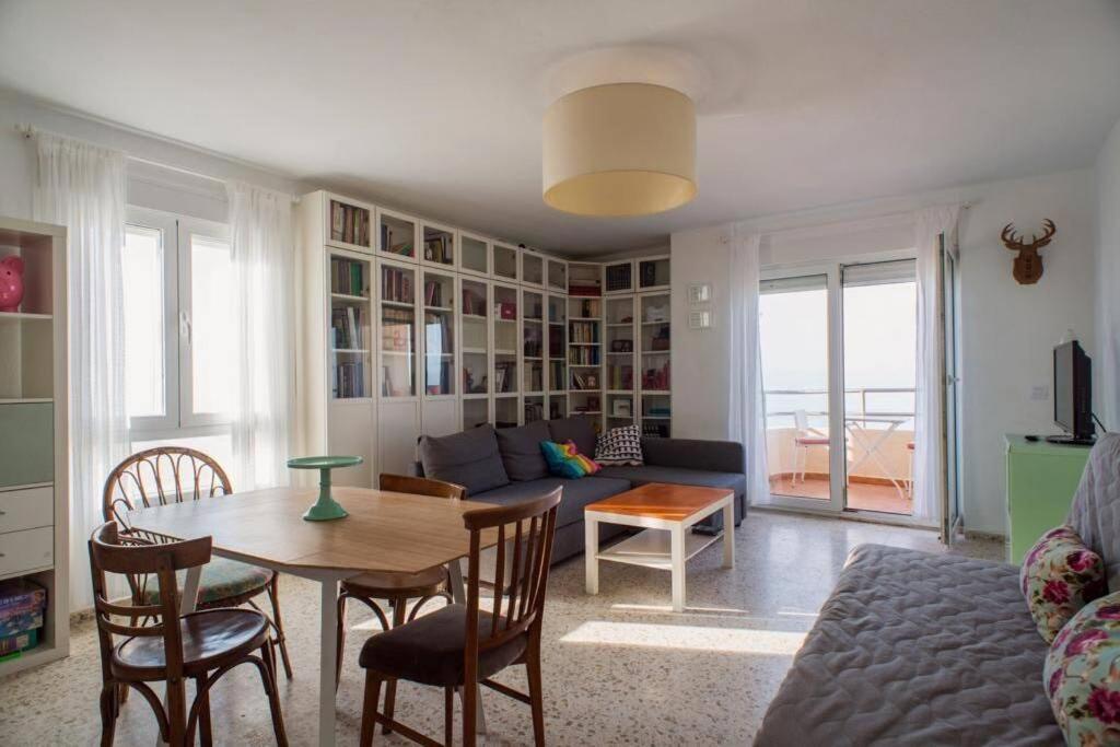 Apartment Gatu Bani Con Terraza Y Vista Frontal Al Mar, Preferente Mayores De 25 Anos Y Familias