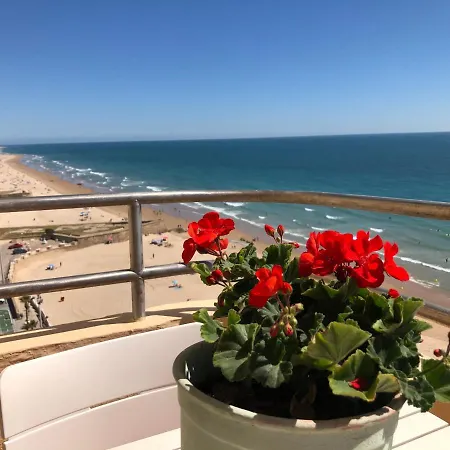 Gatu Villa Bani Con Terraza Y Vista Frontal Al Mar, Preferente Mayores De 25 Anos Y Familias Cadiz Exterior photo